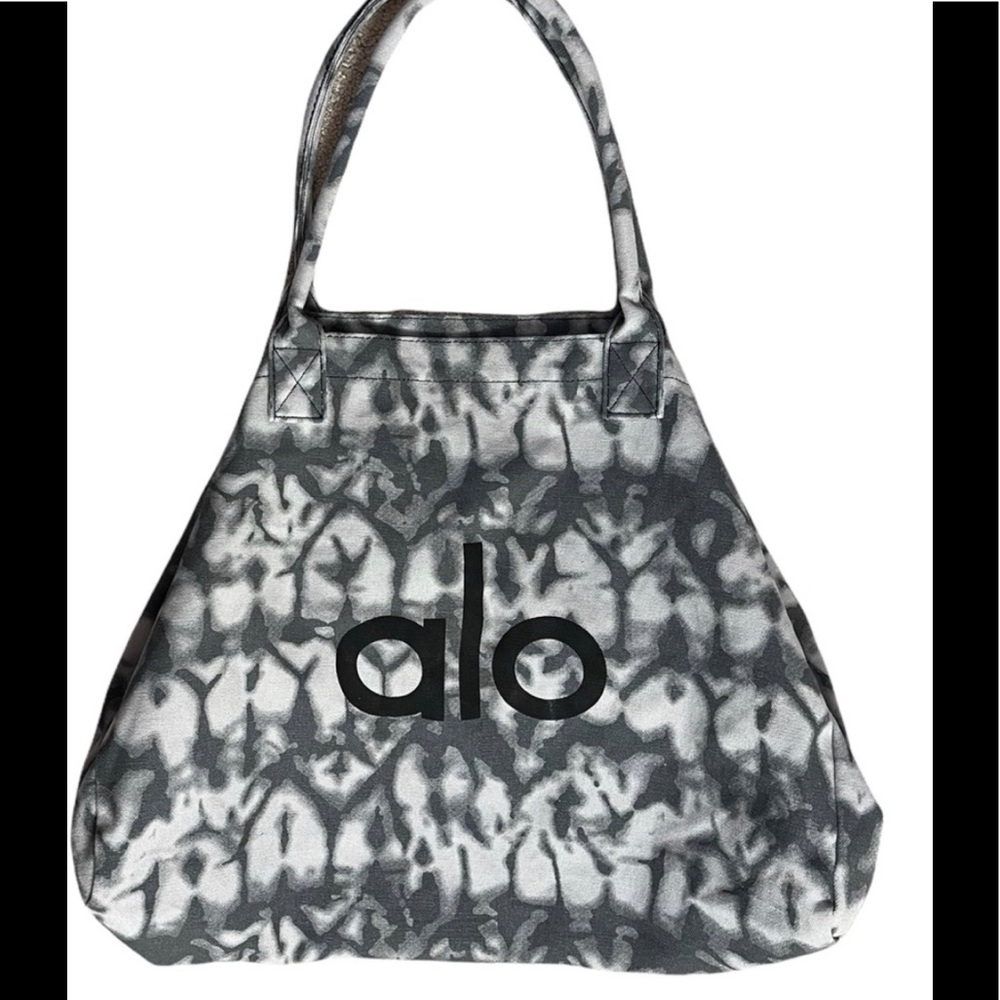 NWT Alo Yoga tote bag